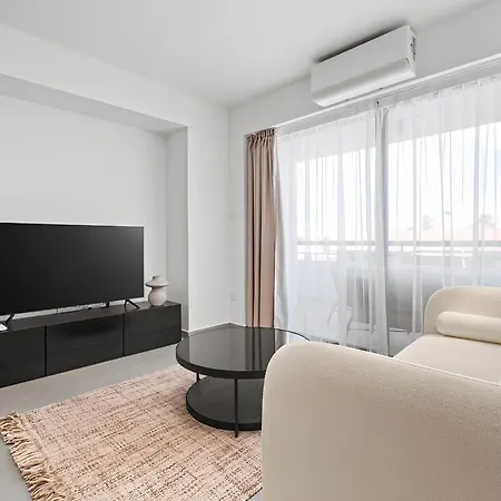 Finikoudes Marina View 202 Apartment