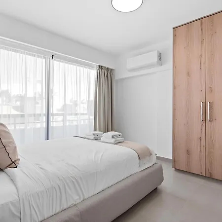 Apartment Finikoudes Marina View 202 *