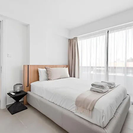 Finikoudes Marina View 202 *