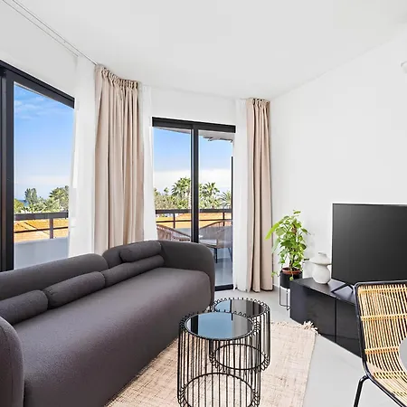 Finikoudes Marina View 202 Larnaca