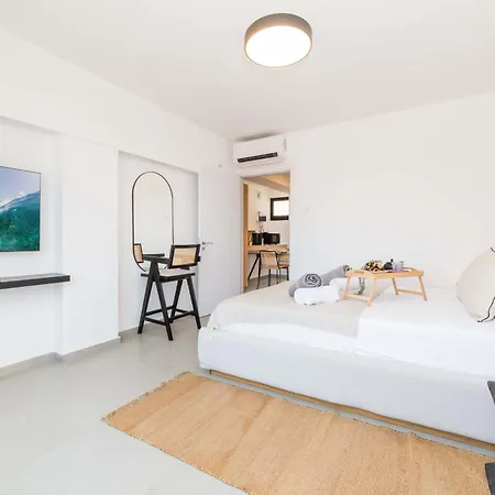 Finikoudes Marina View 202 *