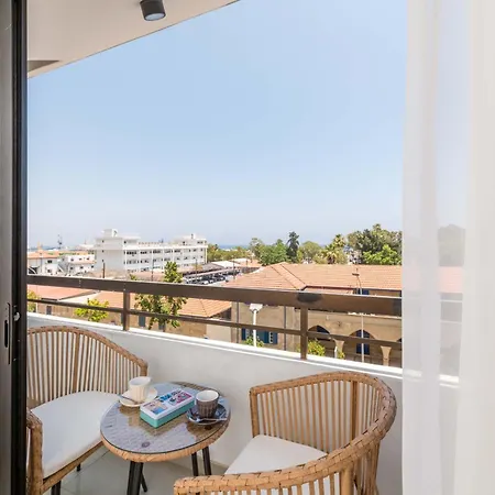 Finikoudes Marina View 202 דירה