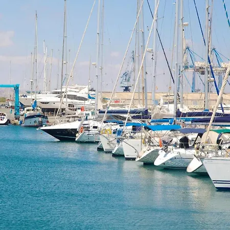 Appartement Finikoudes Marina View 202 *